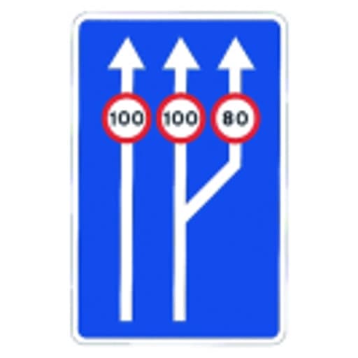 Paso de dos a tres carriles de circulacion con especificacion de la velocidad maxima en cada uno de ellos