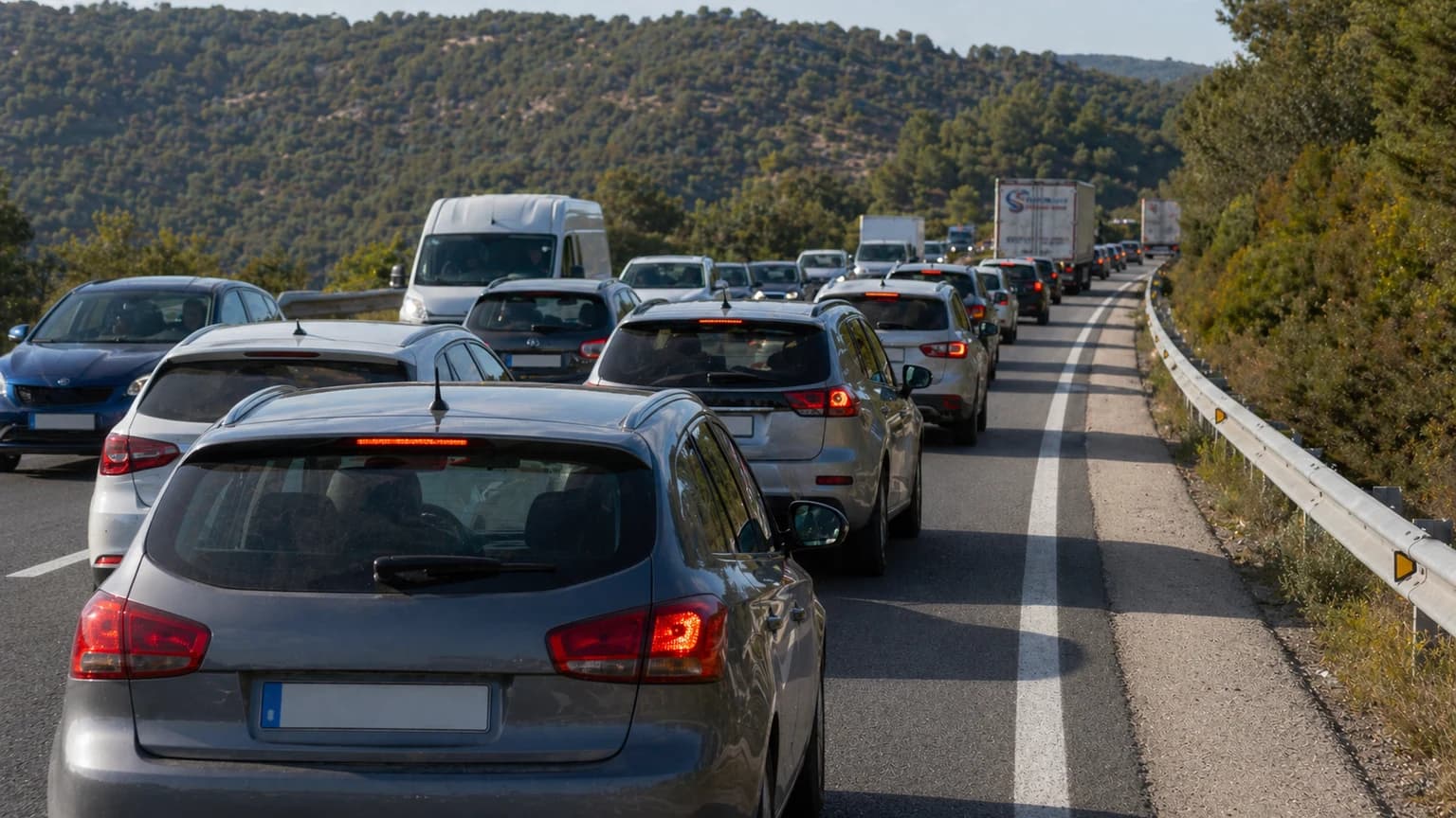 En esta situación de aglomeración, ¿podrá circular por el arcén?