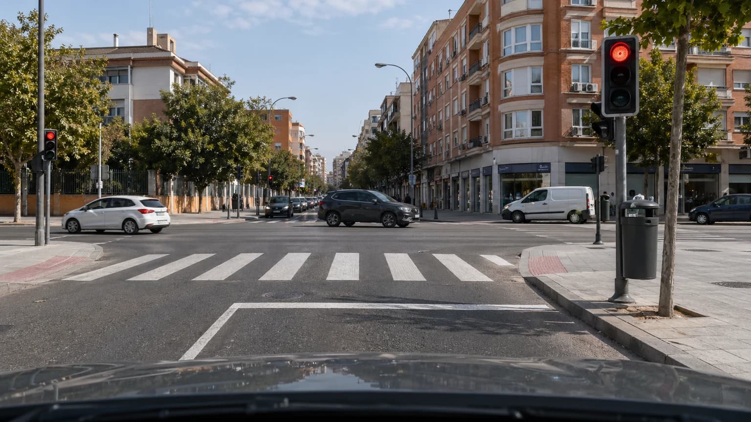 Al ver esta señal horizontal ¿qué debe hacer?