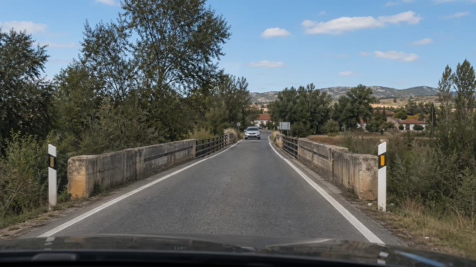 El peso de un turismo y de su carga es superior a la masa máxima autorizada que figura en la ficha técnica del vehículo, ¿está permitido circular en estas condiciones?