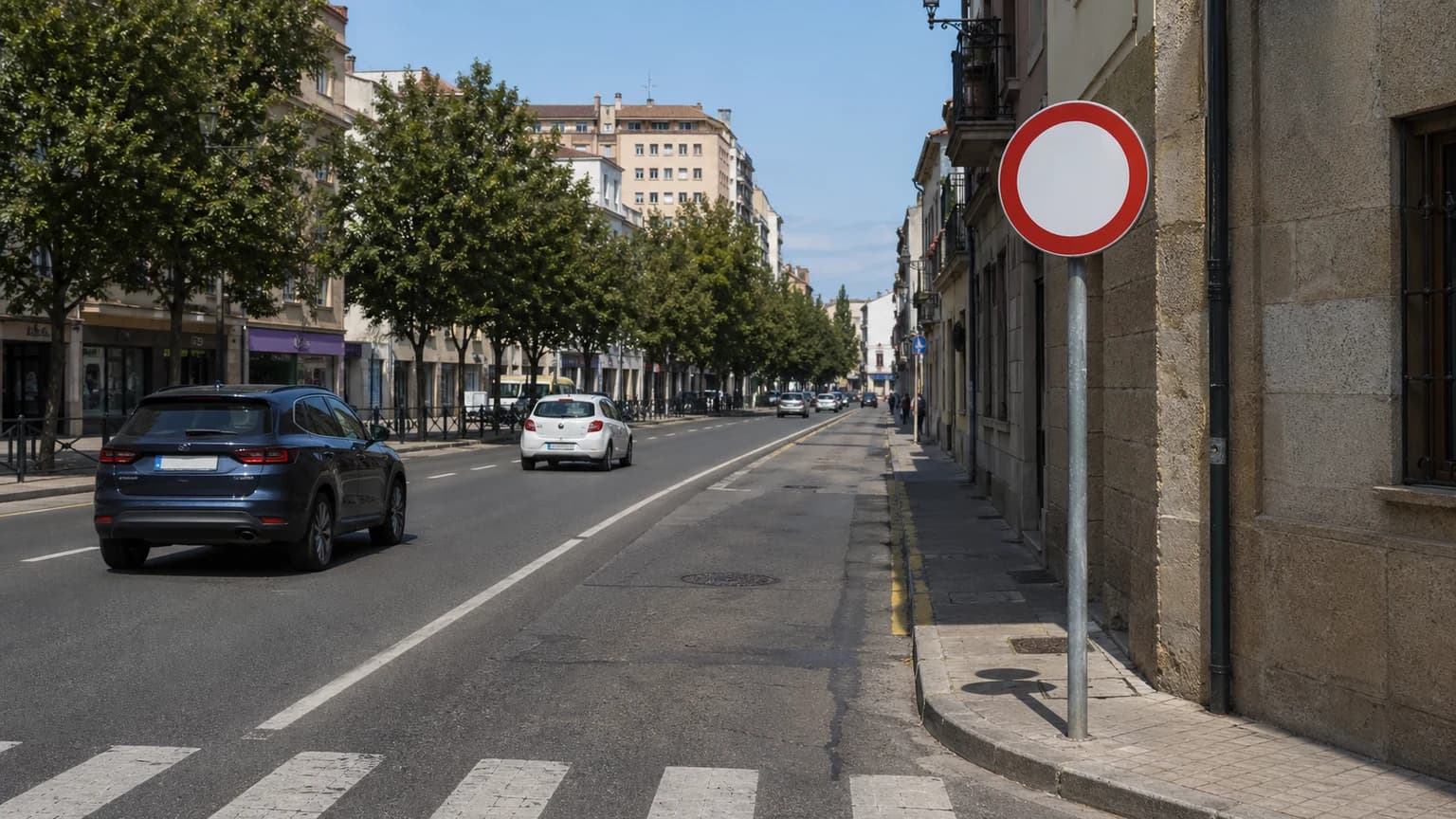 ¿Qué indica esta señal pintada sobre el pavimento?